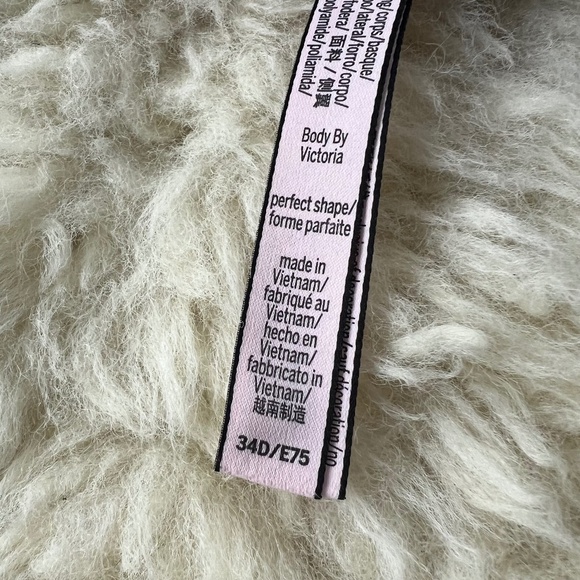 Victoria's Secret Body by Victoria Perfect Shape Bra 34D - Picture 3 of 5